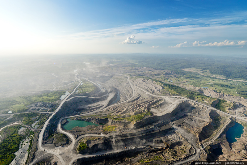 Illustration for article titled Former Soviet Mines Are Like Artificially Constructed Pits Of Hell